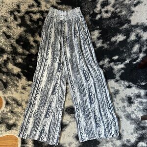 Cali 1850 Blue/White Patterned Wide-Leg Pants